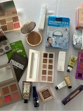 Beauty Makeup Skincare Bundle Mostly New Eyeshadow Palettes Tarte Violet Voss